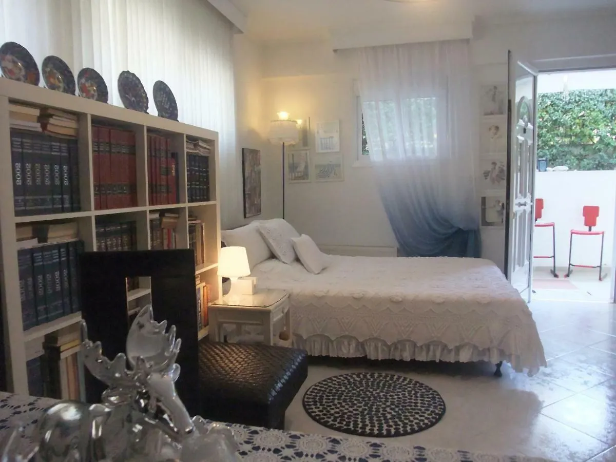A Majestic Elegant House With A Garden Apartment Peraia